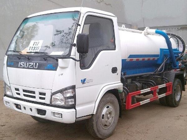 Xe hút bùn chất thải Isuzu  3 khối